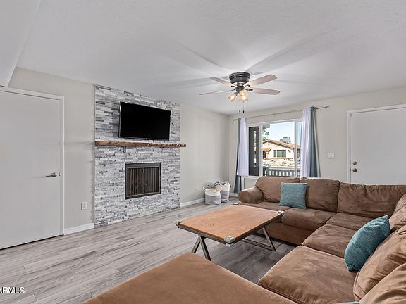 5th image of 415 E FORDHAM Drive