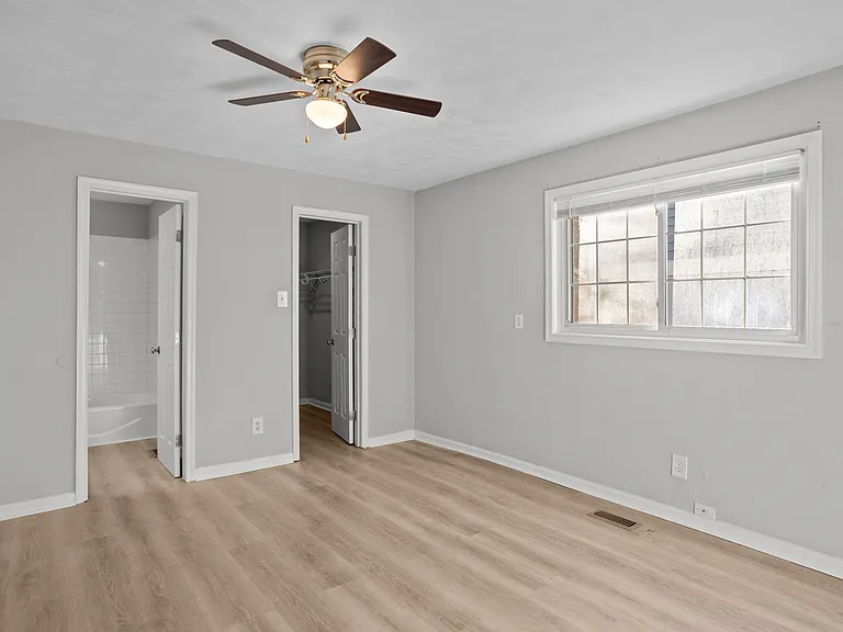 9632 12th Bay St #10 — Photo 10