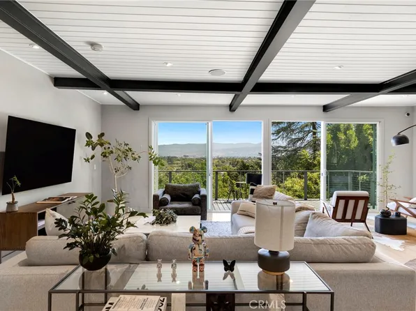 11661 Picturesque Dr, Studio City, CA 91604