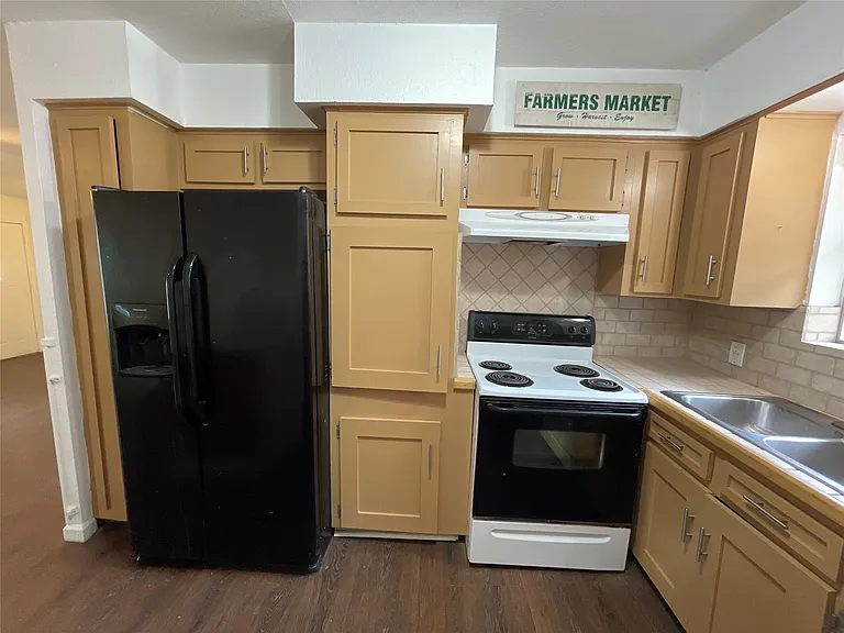 4803 Geraldine St — Photo 33