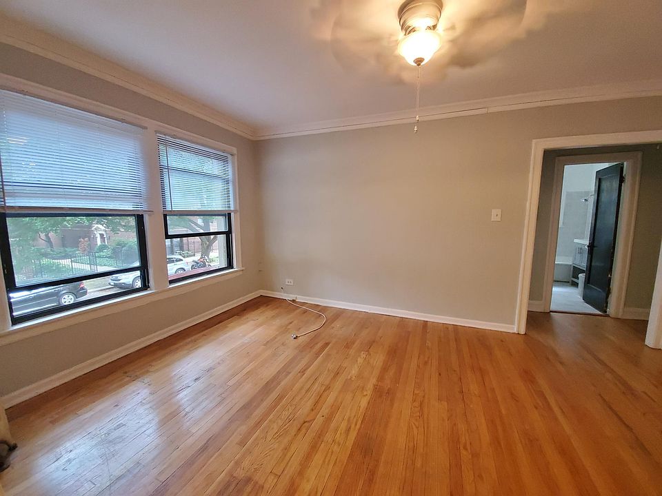 1st image of 939 W Oakdale Ave #B3
