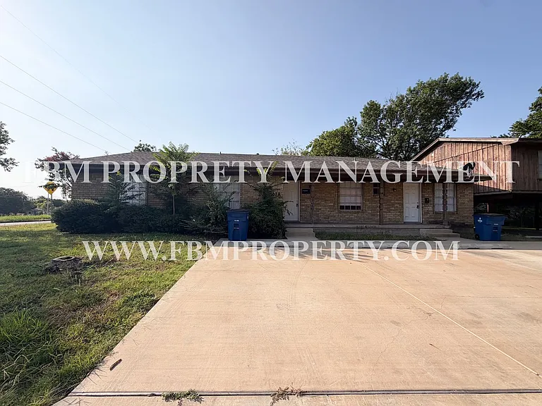 101 W Latimer St #A — Photo 3
