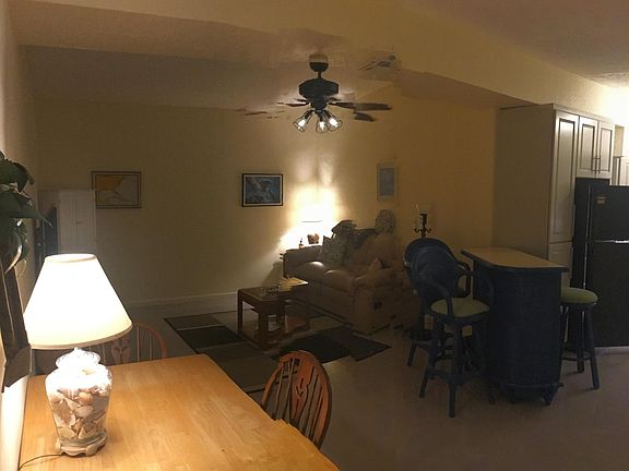 5th image of 108 Dove Ave #1
