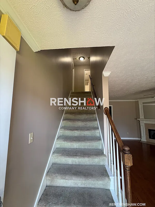 4 bed, 2.5 bath, 2034 sqft, $2,100 — Photo 3
