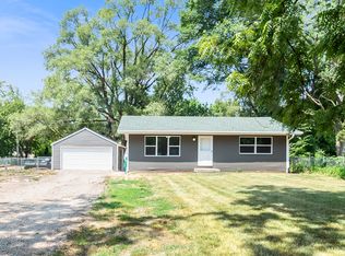 10N790 Maple St, Elgin, IL 60123