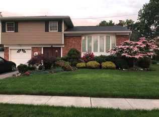 28 Edna Dr, Syosset, NY 11791