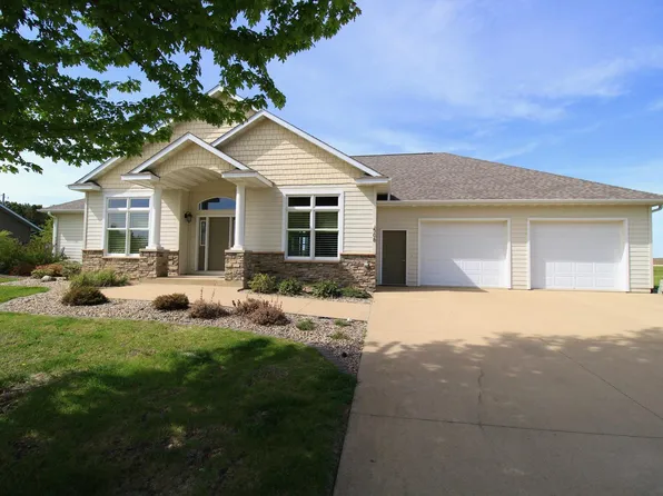 508 Vangsness St, Adams, MN 55909