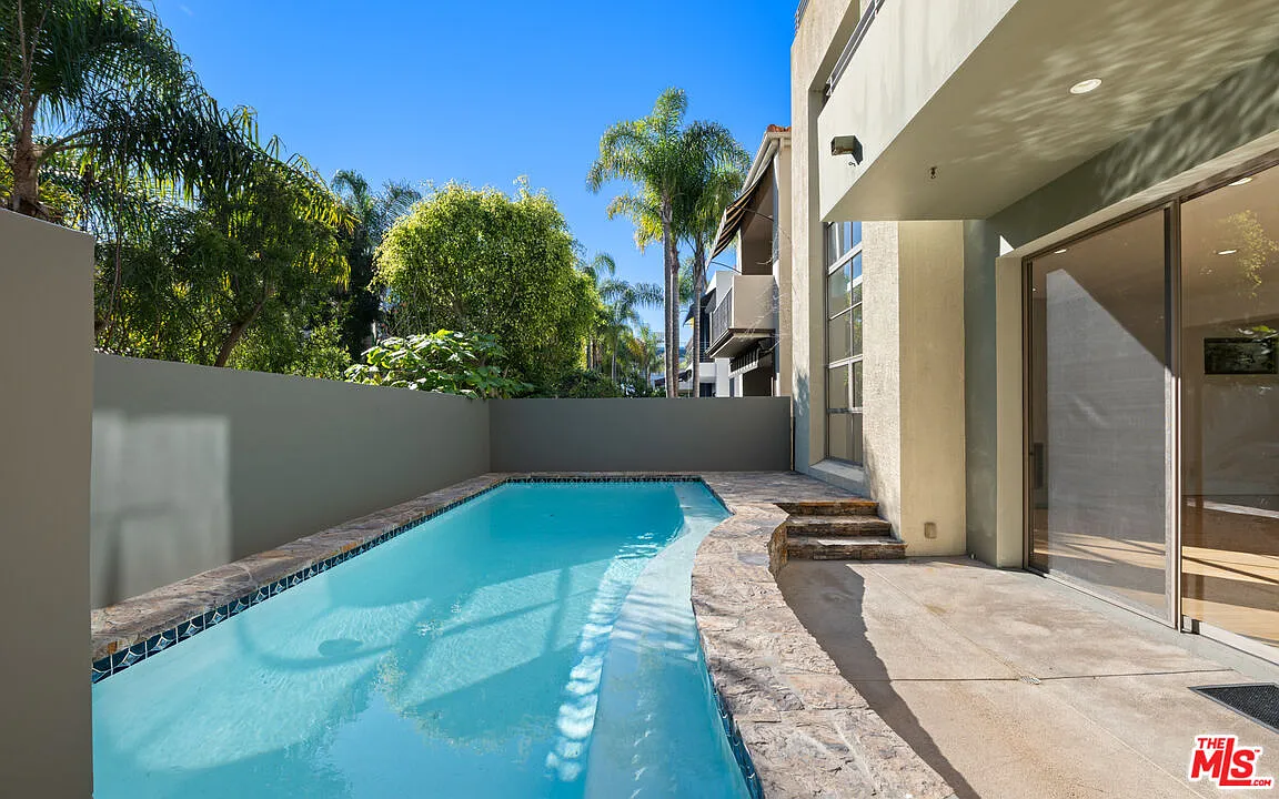 5 bed, 6.0 bath, 5770 sqft, $16,500 — Photo 2