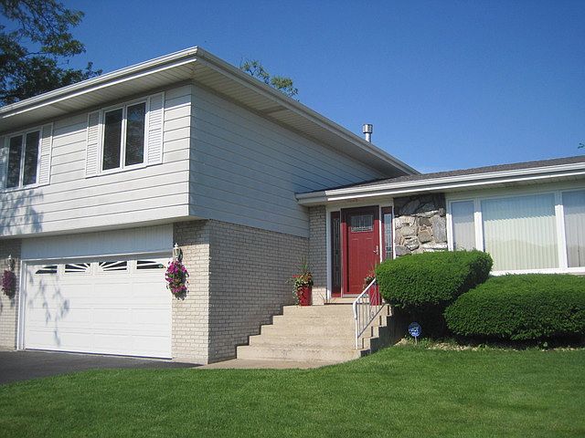 1st image of 17132 Cregier Ave