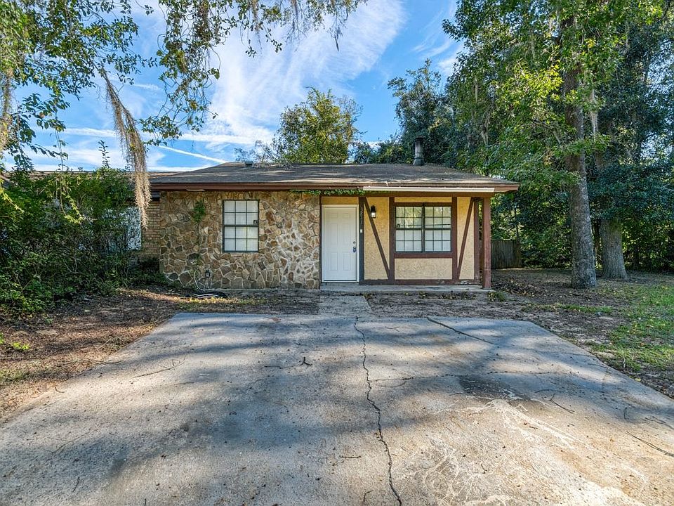 1st image of 3811 Stewart Way