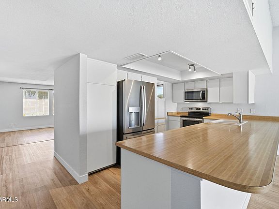 2nd image of 12118 S KI Road