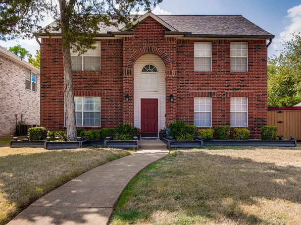 820 Meandering Dr, Cedar Hill, TX 75104