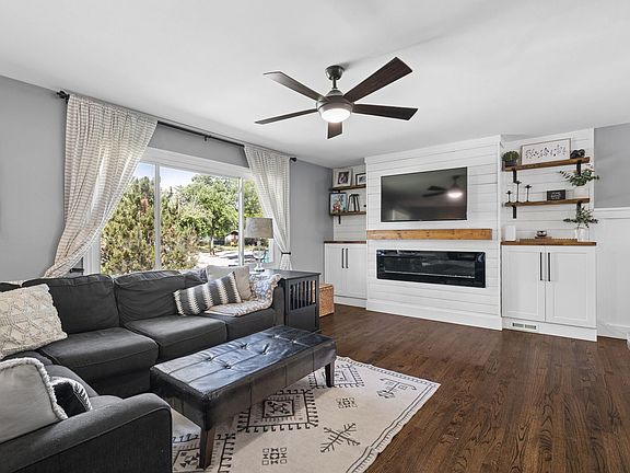 3rd image of 7025 Roberts Dr