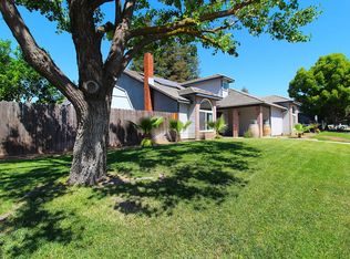210 Hampton Ct, Exeter, CA 93221