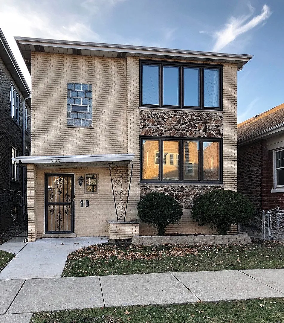 3 bed, 1000 sqft, $2,200 — Photo 3