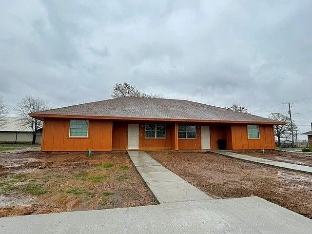 2 bed, 2.0 bath, 1000 sqft, $1,200 — Photo 1