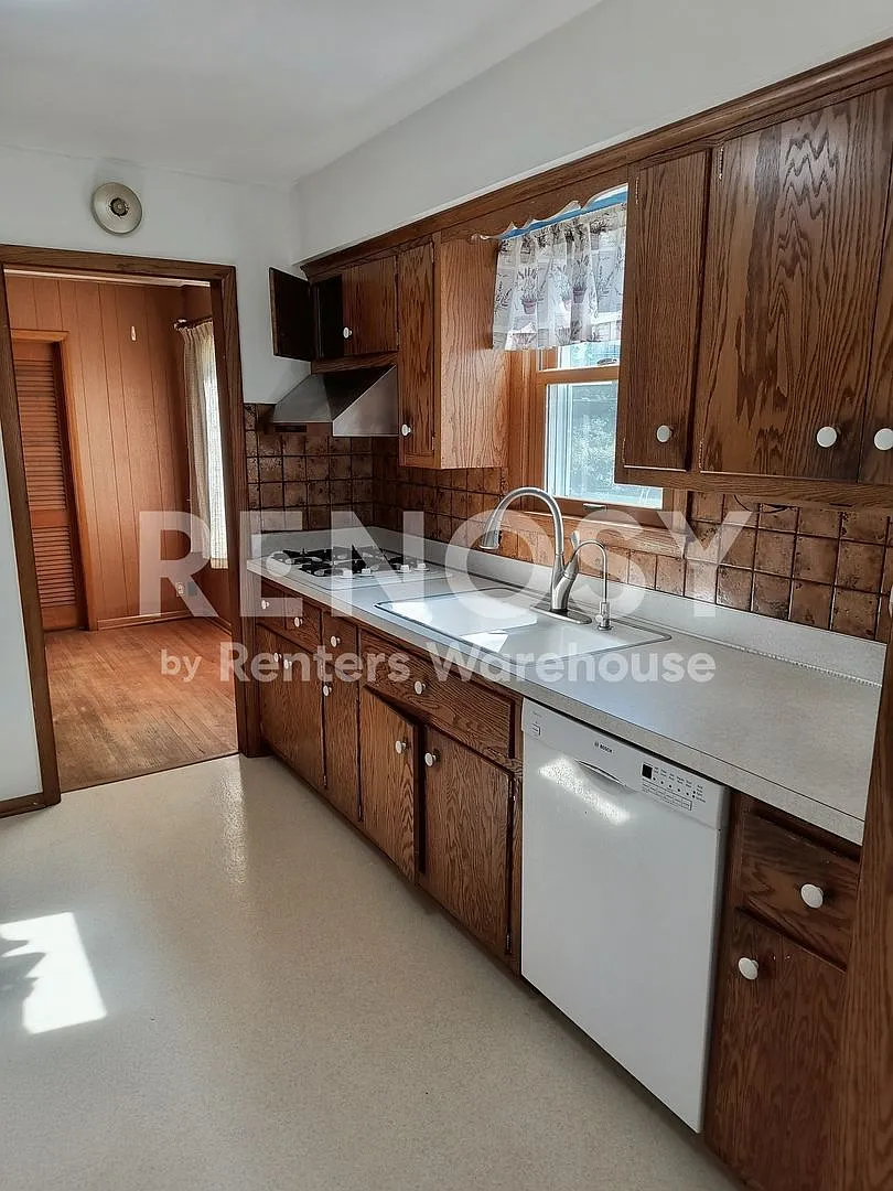4BD/2BA Home in Richfield Available Now! — Photo 2