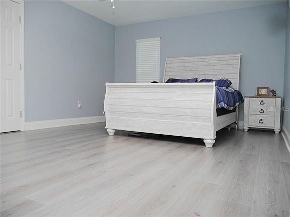4th image of 1840 Stella Ct E