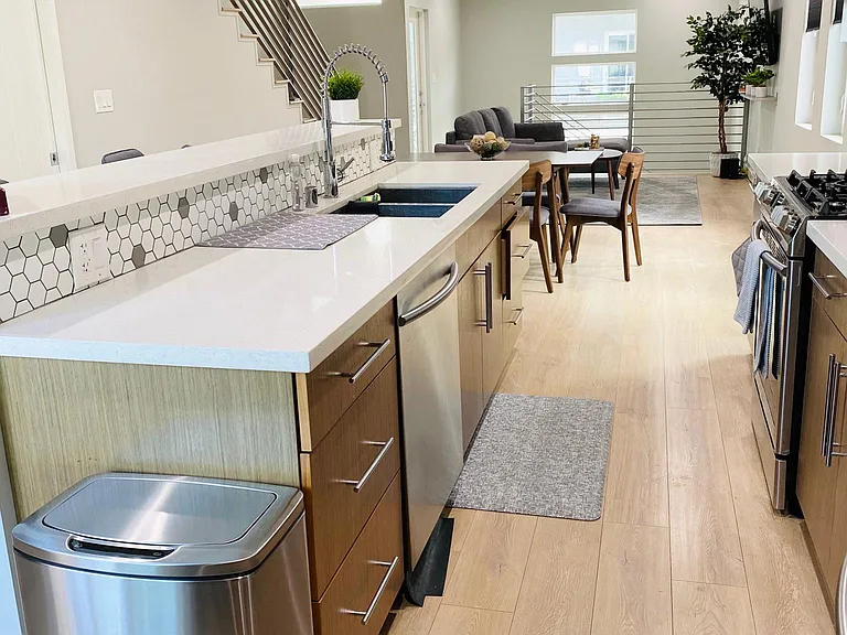 855 N McCadden Pl — Photo 12