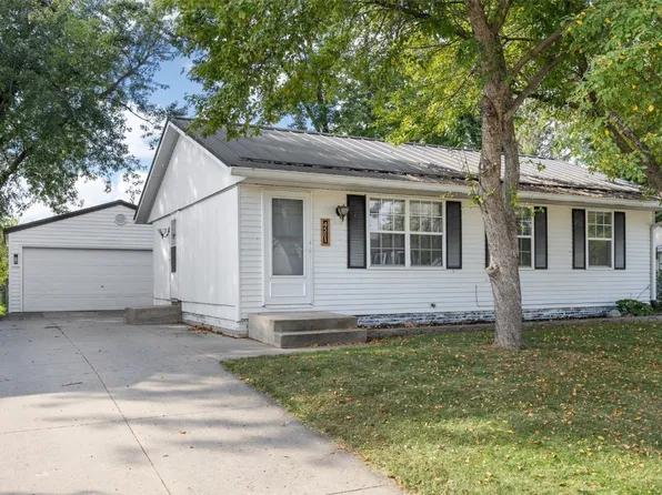 4501 Surrey Ct, Marion, IA 52302