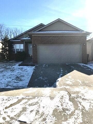 1st image of 215 Baybrook Cir