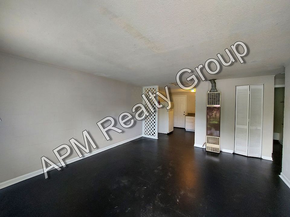 1st image of 2710A Howell Ct
