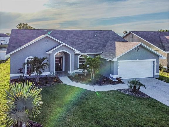 3rd image of 4735 Balsam Dr
