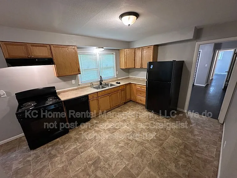 7604 E 107th St — Photo 3