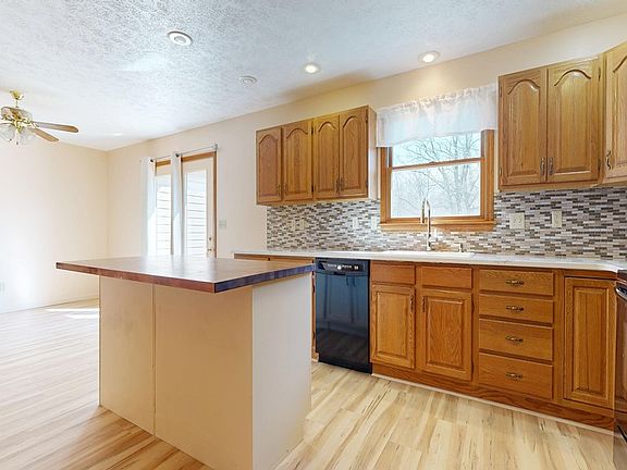 5th image of 205 Sloboda Ave