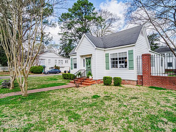 5th image of 1704 Laurel St