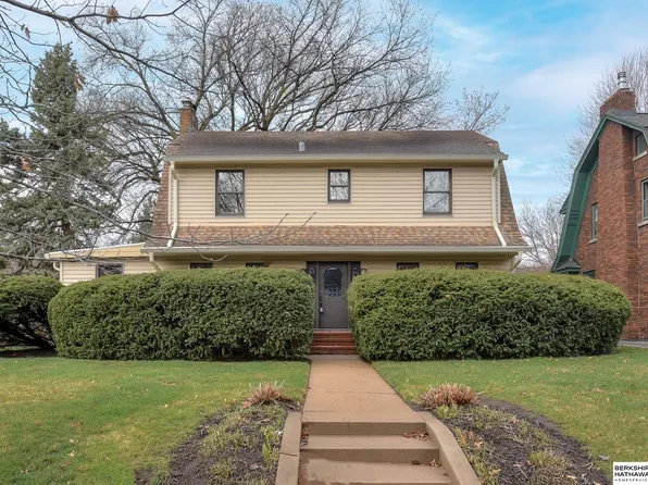 122 S 50th St, Omaha, NE 68132