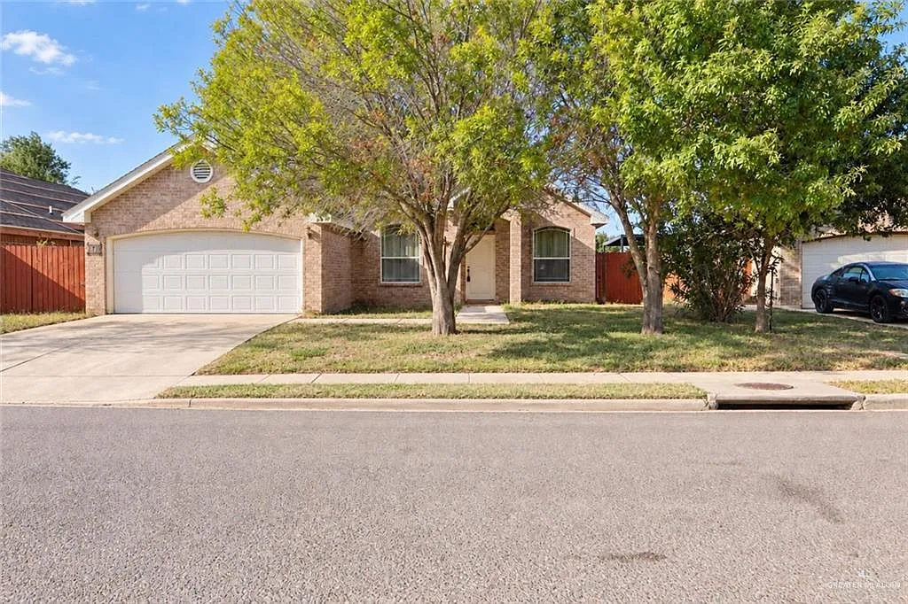 3 bed, 2.0 bath, 1228 sqft, $1,200 — Photo 1