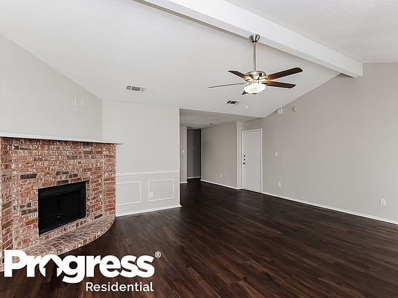 3rd image of 603 Hollyberry Dr