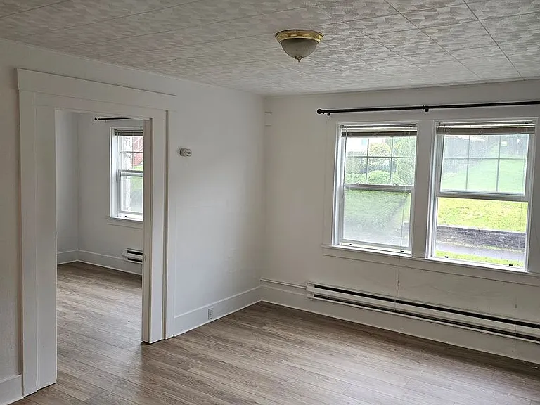 435 -Keystone Apartments — Photo 13