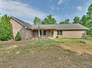 687 Deer Trail Lakes Dr, Clarkesville, GA 30523