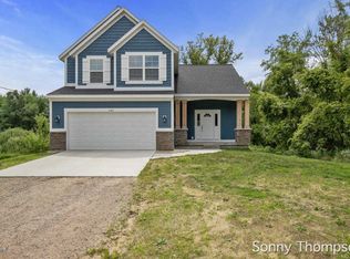 640 9 Mile Rd NW, Comstock Park, MI 49321