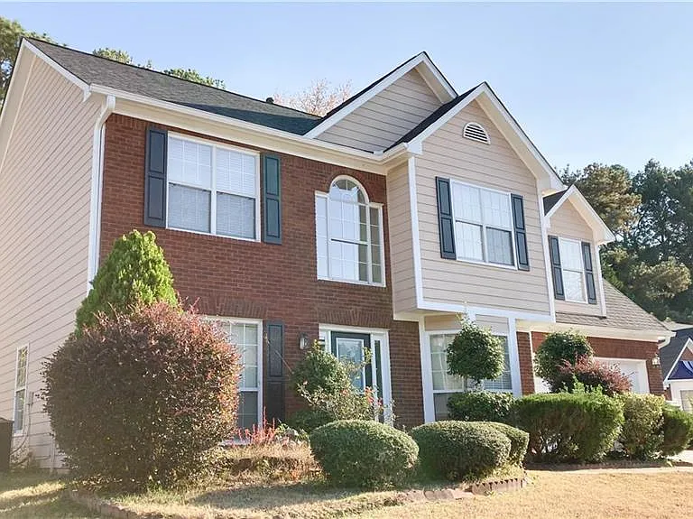570 Sterling Pointe Ct — Photo 2