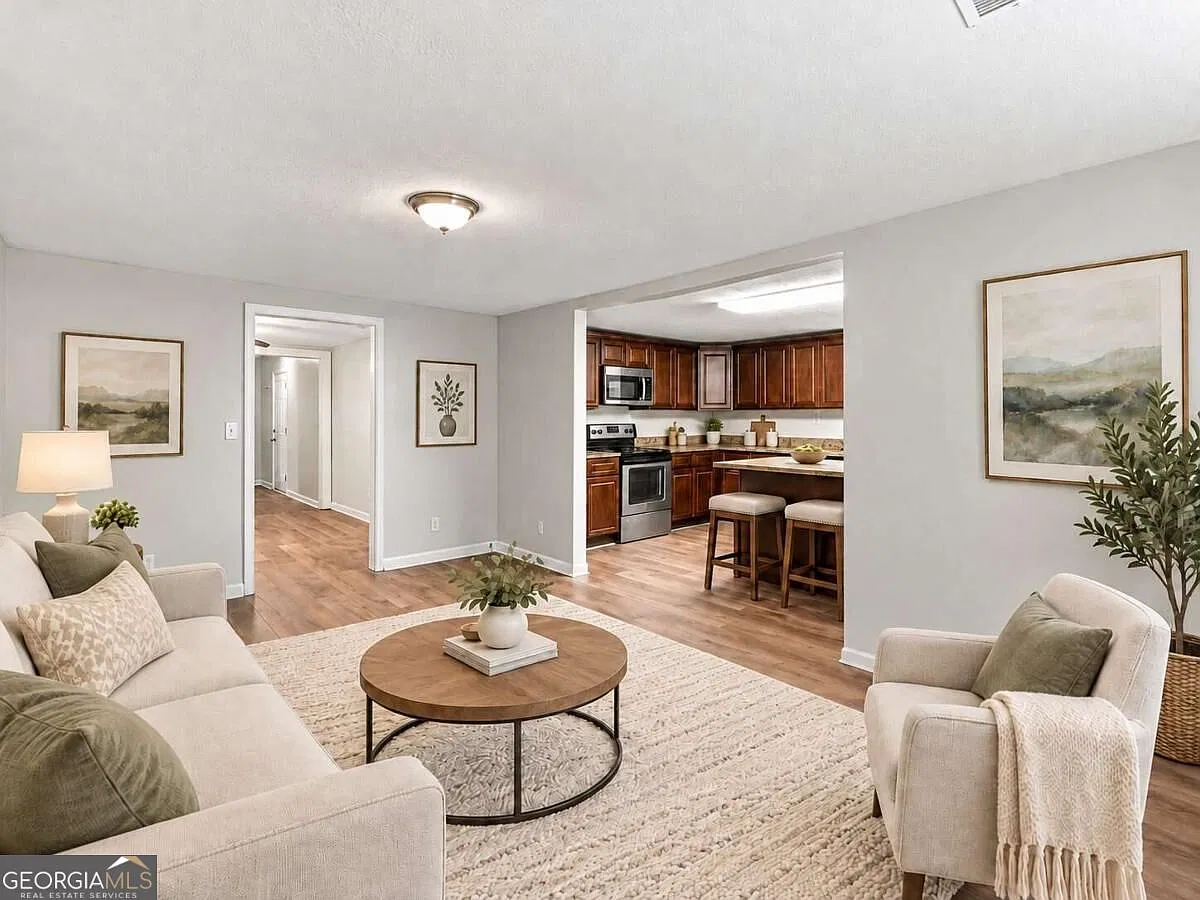 4 bed, 2.5 bath, 1598 sqft, $1,850 — Photo 2