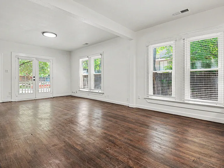 915 Annex Ave — Photo 7