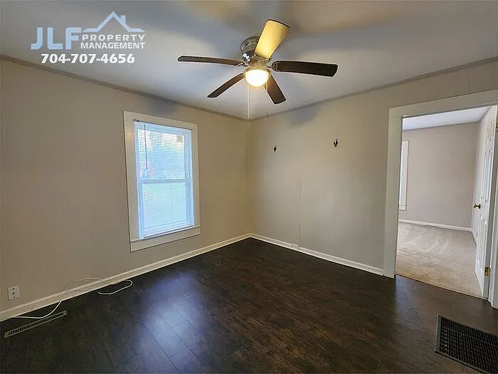507 S Vance St — Photo 8