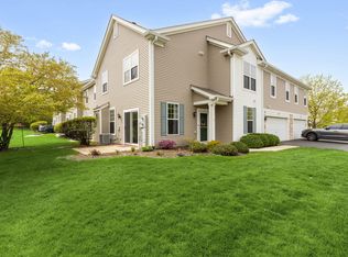 77 Johnson Ct, North Aurora, IL 60542