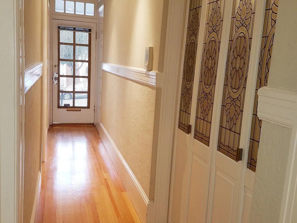 1st image of 524 Connecticut St