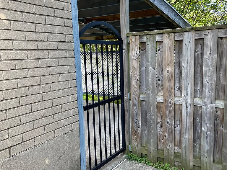 88 Hillcrest Dr — Photo 2