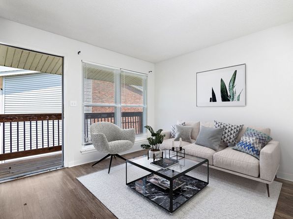 Belton Crossing | 108 E Hargis St, Belton, MO