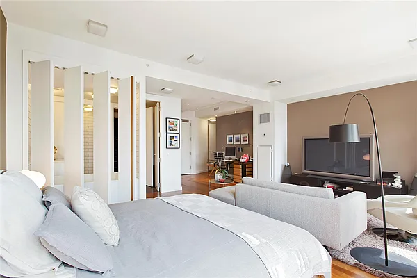 Rented by Douglas Elliman | media 4