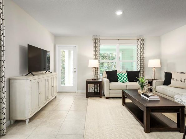 1192 Port Blue Way, Lady Lake, FL 32159