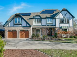 5721 Giddings Ave, Hinsdale, IL