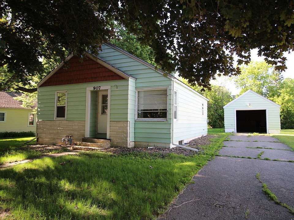 1st image of 907 11th St