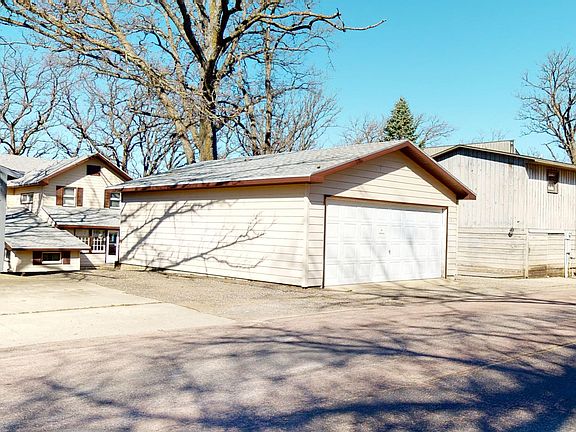 5th image of 2811 Lake Shore Dr