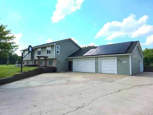 5158 Coldwater Rd, Lapeer, MI 48446